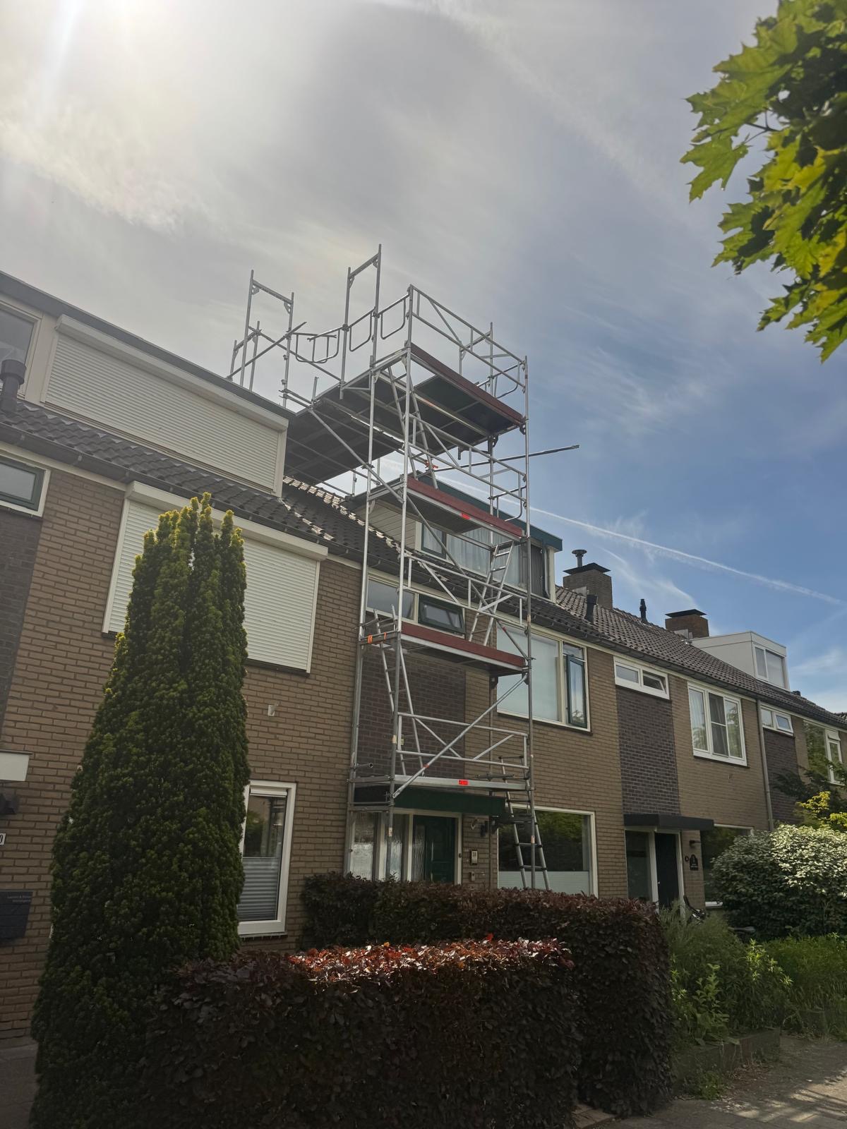 Daksteiger platform op plat dak — bovenaanzicht